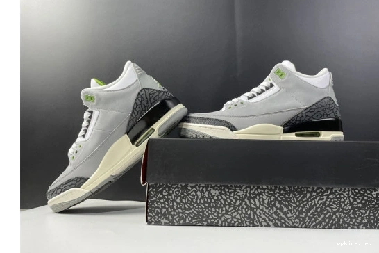 Rep EP Jordan 136064-006 Chlorophyll Retro Air 136064-006 3 0409